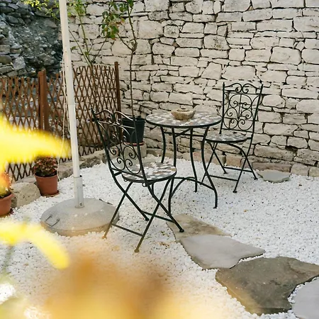 Petrichor Gjirokastër