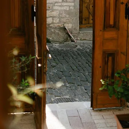 Petrichor בית הארחה Gjirokastër