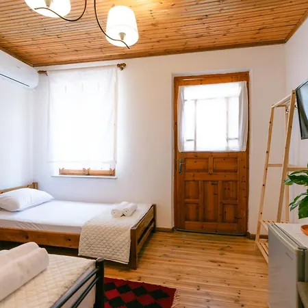 בית הארחה Petrichor Gjirokastër